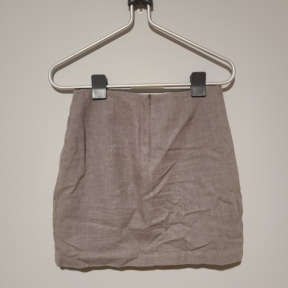 Le Lis Linen Short Skirt - Picture 2 of 8